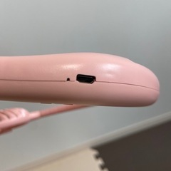 光る首掛けファンの画像