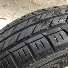 軽自動車純正ホイルタイヤの画像