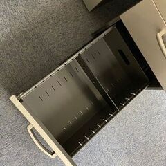 【ナイキ：脇机・ワゴン・サイドキャビネット：３段】シルバー・１台（引取限定）の画像