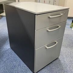 【ナイキ：脇机・ワゴン・サイドキャビネット：３段】シルバー・１台（引取限定）の画像