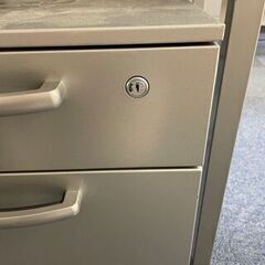 【ナイキ：脇机・ワゴン・サイドキャビネット：３段】シルバー・１台（引取限定）の画像