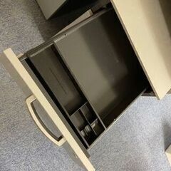 【ナイキ：脇机・ワゴン・サイドキャビネット：３段】シルバー・１台（引取限定）の画像