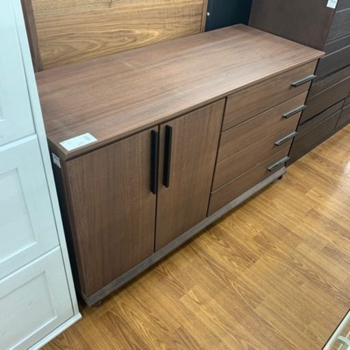 ニトリ　木製サイドボード