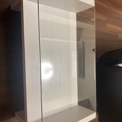 ガラステーブル1000円の画像