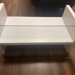 ガラステーブル1000円の画像