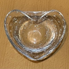 ハート型のかわいい食器です。の画像
