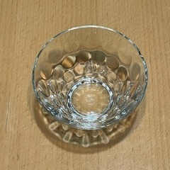 ガラス皿 欠けあり の画像