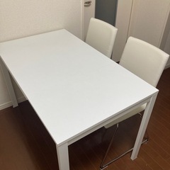 【IKEA】ダイニングテーブル(伸長式)、イス2脚セットの画像