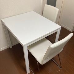 【IKEA】ダイニングテーブル(伸長式)、イス2脚セットの画像