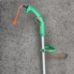 【中古】草刈機 ナイロンコード式 Makita マキタ 電気刈払い機 UM251 造園 園芸 DIY 電動工具の画像