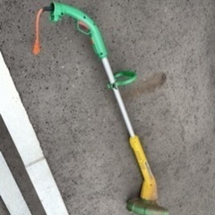 【中古】草刈機 ナイロンコード式 Makita マキタ 電気刈払い機 UM251 造園 園芸 DIY 電動工具の画像