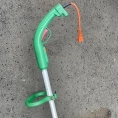【中古】草刈機 ナイロンコード式 Makita マキタ 電気刈払い機 UM251 造園 園芸 DIY 電動工具の画像
