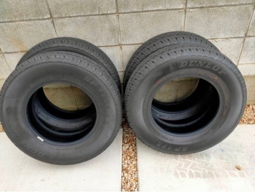 ハイエース　タイヤ4本　ダンロップ