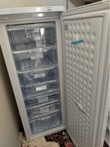 新品　冷凍庫