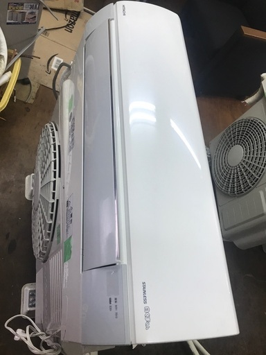 2015 Hitachi 10-12畳。 無料のエアコンの設置