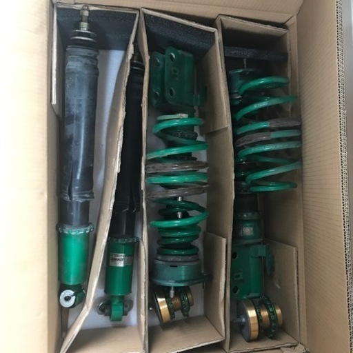 30プリウス　車高調