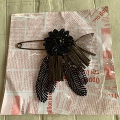 新品のハンドメイドブローチ‼️