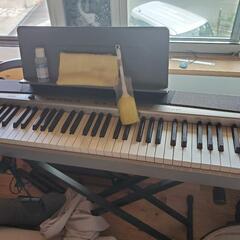 電子ピアノの画像
