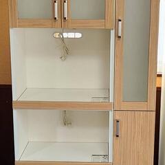 食器棚の画像
