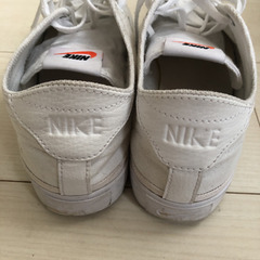 ナイキ  コート レガシー キャンバス　スニーカー ホワイト NIKE