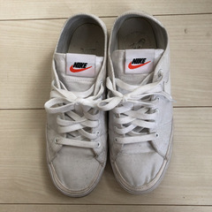 ナイキ  コート レガシー キャンバス　スニーカー ホワイト NIKEの画像