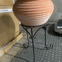 スタンド付き植木鉢の画像