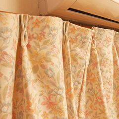 花柄カーテン ベージュ ピンク 幅150cm×丈145～150㎝ 2枚組の画像