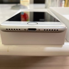 値下げしました😭iPhone8 64㎇　SIMフリー　シルバーの画像