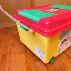 キャスター付きおもちゃ収納ケースの画像