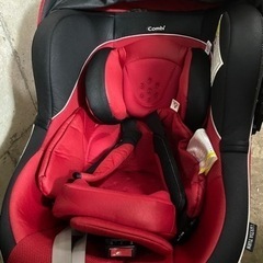 値下げ　コンビ　combi チャイルドシート　新生児用パット付き　赤　回転式　説明書付き　レッグサポートの画像