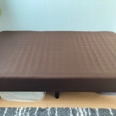 【1000円あげます】セミダブルベッド（脚付きマットレス）シーツ付き※取りに来れる人限定の画像