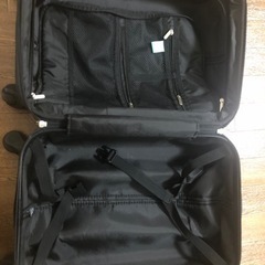【受け渡し調整中】スーツケース（おおよその大きさ縦48cm×横32cm×幅25cm）の画像
