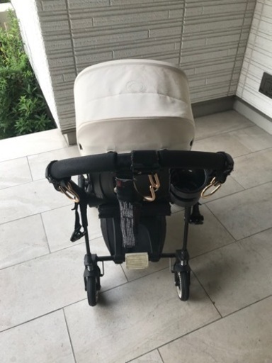 バガブー　大人気のホワイトキャノピー　高級ベビーカー　bugaboo 純正付属品多数