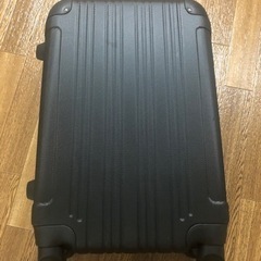 【受け渡し調整中】スーツケース（おおよその大きさ縦48cm×横32cm×幅25cm）の画像