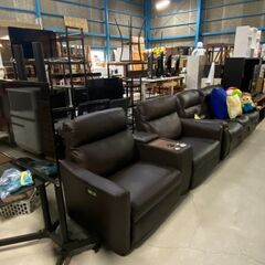 リサイクルショップでの販売、陳列、クリーニングの画像