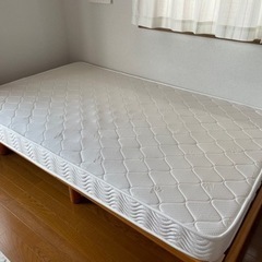 セミダブルベッド