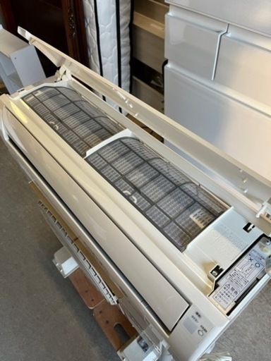 激安エアコン!! 日立 6畳 セパレート型ルームエアコン RAS-R22A/RAC-R22A 2013年