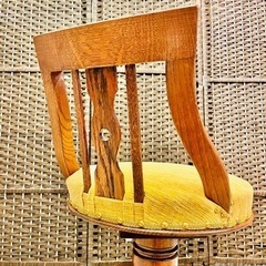 【売約済み】【10万円】【展示品】COUNTRY HOUSE カントリーハウス　回転チェア　椅子　イス　回転　CPC41  検　三越　MITSUKOSHI ブルージュ　英国　ブリティッシュ　オーク　天然木　無垢材　レーヨン　YM brugge サロンチェア　鋲打ちの画像