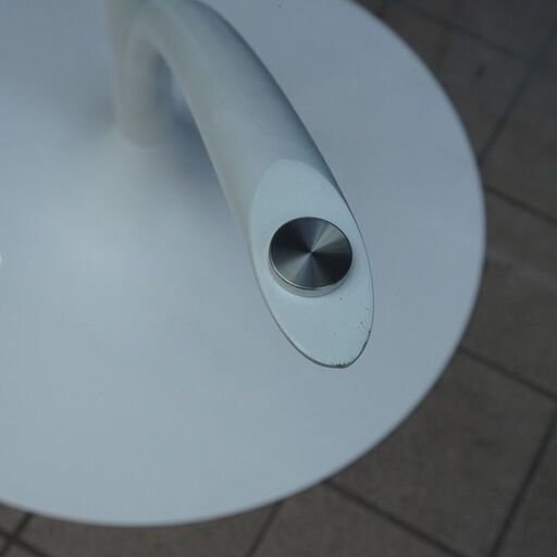 イタリアのCalligaris(カリガリス)社のACACIA(アカシア)ダイニングテーブルです。ガラスの透明感と天然木のようなスマートな脚が魅力のラウンドテーブル。モダンなお部屋や北欧スタイルなどに。CG134