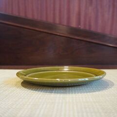 スウェーデンの陶器メーカーHoganas(ホガナス)社のデザートプレートです。ドットが並び深い色合いが存在感を放つsavoy(サヴォイ) デザートプレート。北欧食器らしい温かな雰囲気が魅力です♪CG151の画像