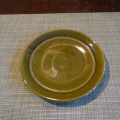 スウェーデンの陶器メーカーHoganas(ホガナス)社のデザートプレートです。ドットが並び深い色合いが存在感を放つsavoy(サヴォイ) デザートプレート。北欧食器らしい温かな雰囲気が魅力です♪CG151の画像