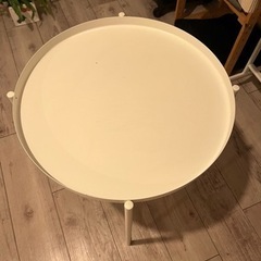 サイドテーブルの画像