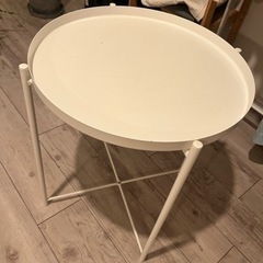 サイドテーブルの画像