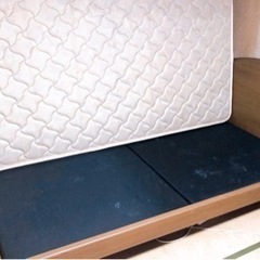 ベッドフレーム＆マットレス　無料　お譲りしますの画像