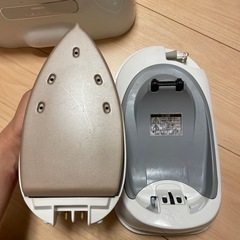 【無料】東芝コードレススチームアイロンの画像