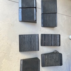 一個の金額になります　歯止め タイヤ止め　 タイヤストッパー　 ...