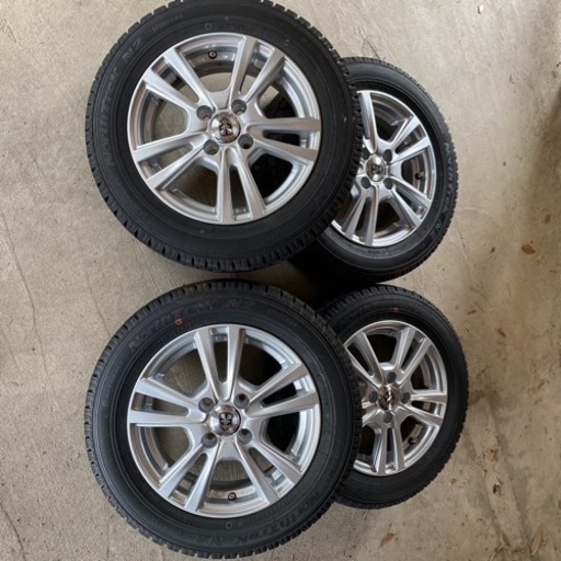 ホイル付きスタッドレスタイヤ