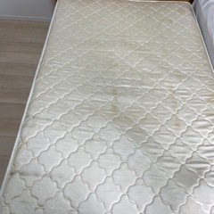 セミダブルベッドの画像