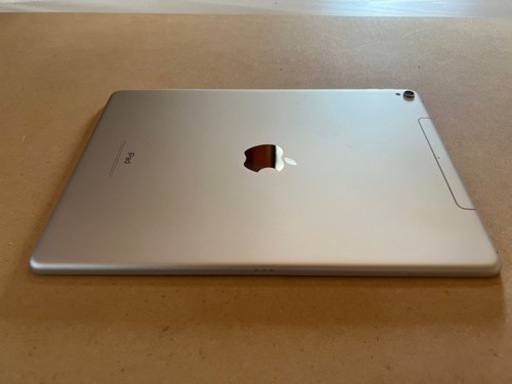iPad pro 10.5インチ Wi-Fi Cellular 64GB シルバーA1709【中古美品】
