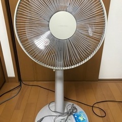 東芝 扇風機+ニトリ イス